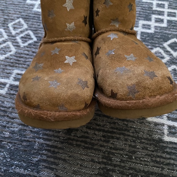 UGG boots children’s size 11 boys girls star print - Picture 4 of 9